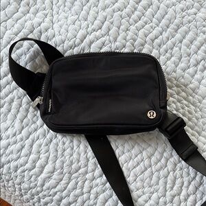 lululemon Black Everywhere Belt Bag